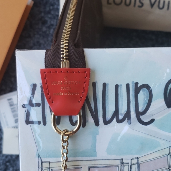 BRAND NEW Louis Vuitton Vivienne Mini Pochette - Picture 3 of 9